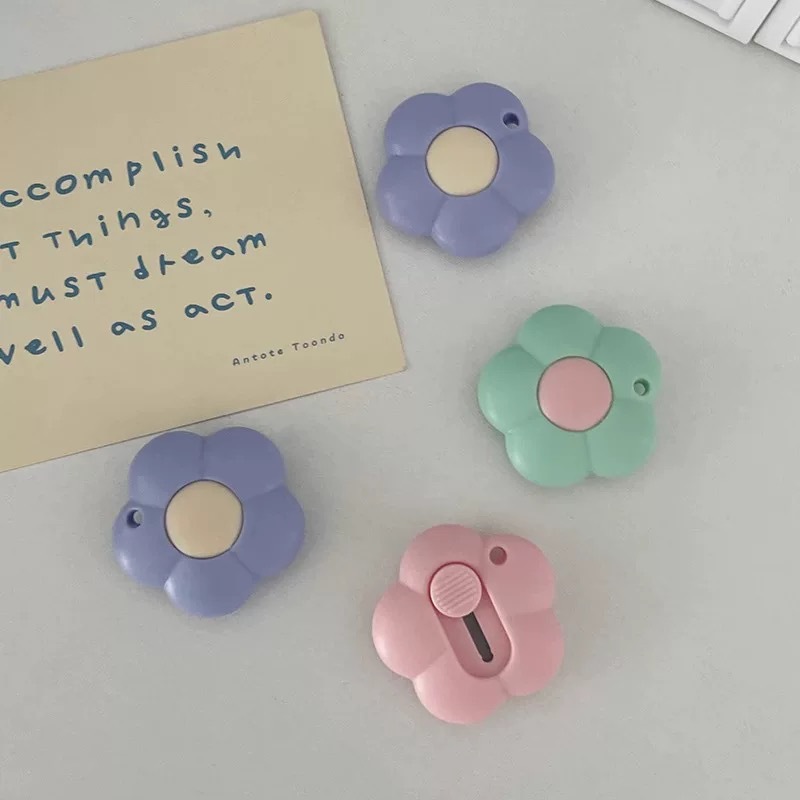 Cute Flower Art Utility Knife  - огляд і ціна Art Craft Stationery